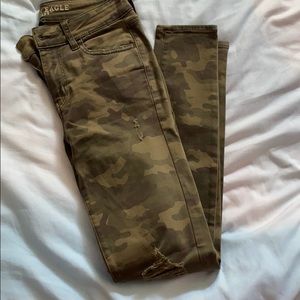 Super stretch Camo jeggings.